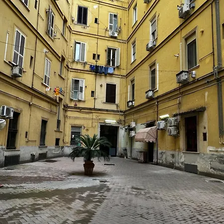 Pensión Neapoli-in Nápoles