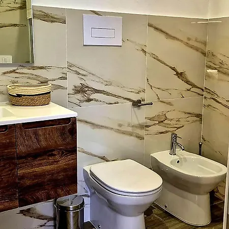 Pensión Neapoli-in 4*